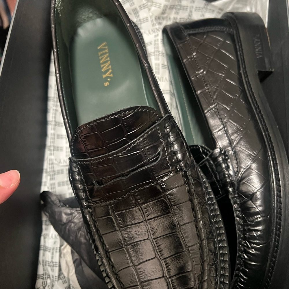 Vinnys Black Croc Loafers NWT